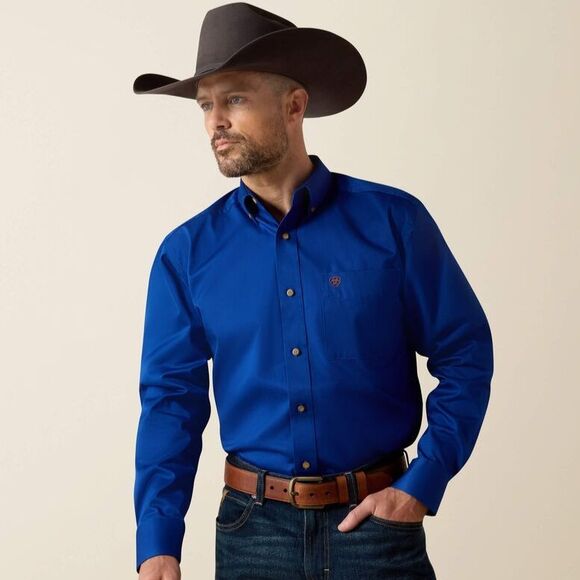 Ariat Solid Twill Classic Fit Button Down Shirt Mens Sz M Ultramarine Blue New - Picture 1 of 16